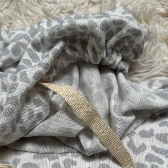 Magnolia Boutique Leopard Funnel Neck Tunic 💗 Gray & Ivory - Picture 13 of 15